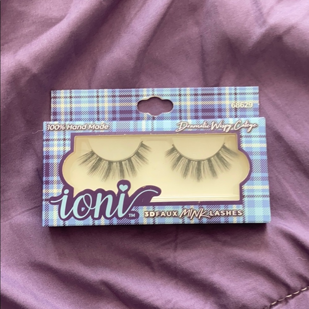 GLAM LASHES